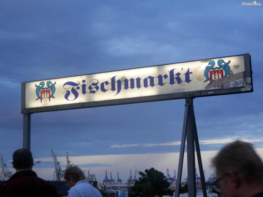 정식 명칭은 함부르크 수산시장(Hamburg Fischmarkt)이지만
사실 함부르크를 대표하는 재래 시장에 가깝다.