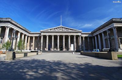 [7] 영국박물관(The British Museum)

바티칸 박물관, 루브르 박물관과 함께 세계 3대 박물관에 빛나는 영국박물관.

1753년에 설립되어 세계에서 가장 오래된 국립박물관이기도 하며

전 세계 모든 대륙의 고고학 및 민속학 희귀 자료들이 전시되어 있다.
