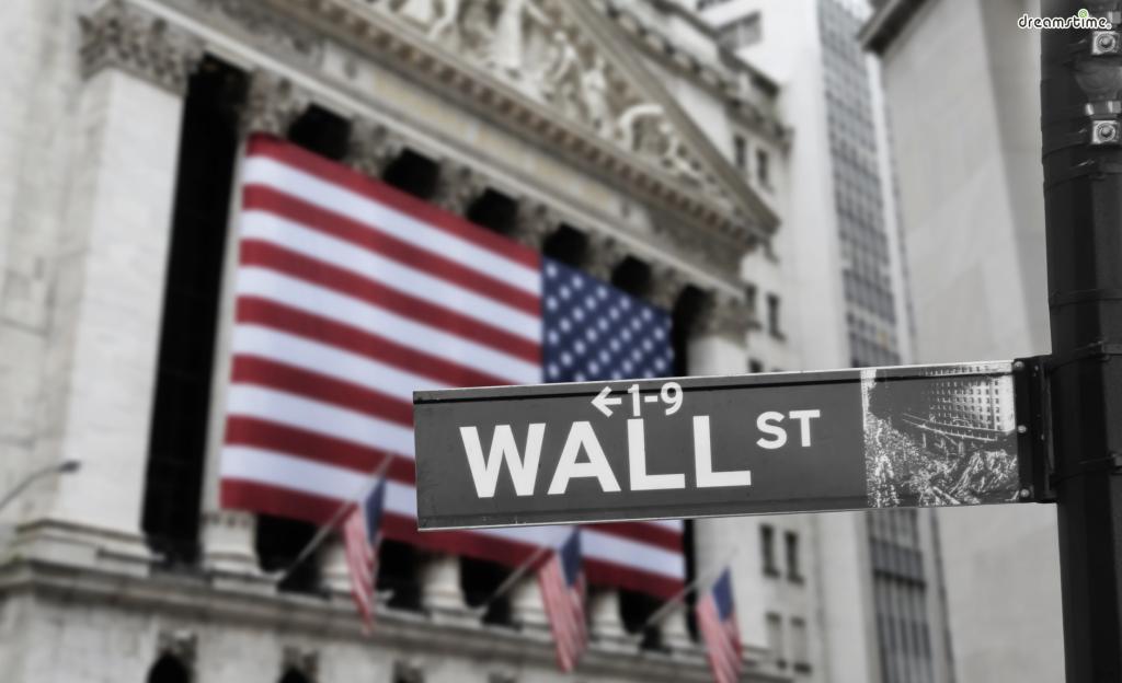 [7] 월스트리트(Wall Street)

&#39;세계 금융시장의 중심지&#39;로 불리는 월스트리트.

세계 제일의 규모를 자랑하는 뉴욕 증권거래소를 비롯,

대증권회사와 은행들이 집중되어 있다.
