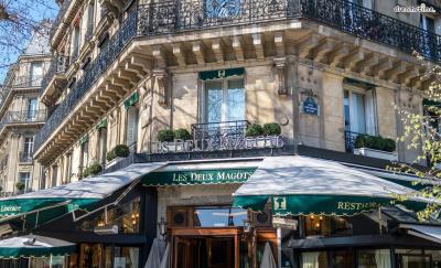 ▲레 되 마고(Les Deux Magots)

몬드리안이 파리에 머무를 때 단골이었던 카페입니다.
몬드리안 외에도 피카소, 만 레이, 생텍쥐페리, 발자크 등

수 많은 예술가들이 사랑한 카페로 알려져 있습니다.
