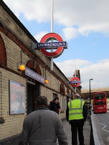 영국 런던  웨스트번파크 역과 주변 풍경 10