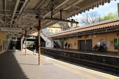 영국 런던  웨스트번파크 역과 주변 풍경 13