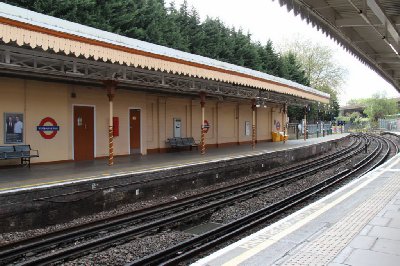 영국 런던  웨스트번파크 역과 주변 풍경 15