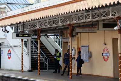영국 런던  웨스트번파크 역과 주변 풍경 20