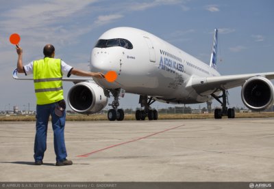 Airbus A350-XWB 01
