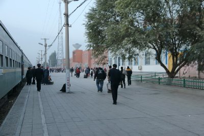 투루판화차역 광장 플랫폼 16