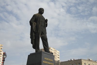 국가 기념비 노리만 노리마노프 동상 18