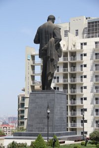 국가 기념비 노리만 노리마노프 동상 20