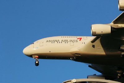 인천공항에 도착하는 아시아나 A-380편 02