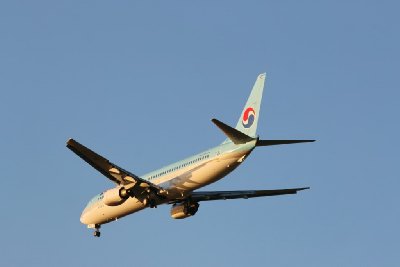 인천공항에 도착하는 대한한공 보잉 737-800 07
