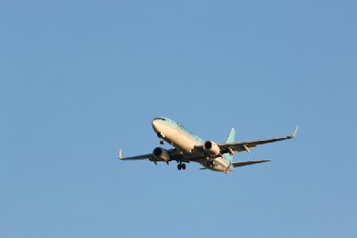 인천공항에 도착하는 대한항공 보잉 737-800 15
