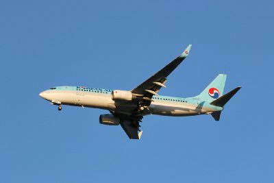 인천공항에 도착하는 대한항공 보잉 737-800 13