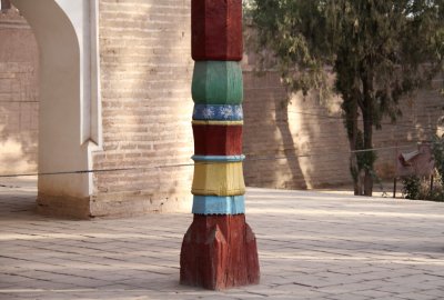 가만 청진사(모스크사원) 기둥과보호수 09