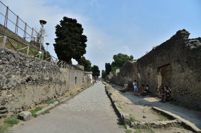 폼페이 Via delle Tombe 거리 13