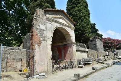 폼페이 Via delle Tombe 거리 10