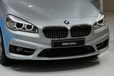BMW 225xe 03