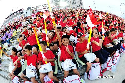 싱가포르 독립기념일 퍼레이드 관중들 09