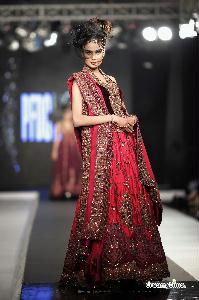 파키스탄 디자인 협회 패션 위크 2012 05
