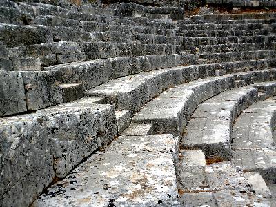 부르틴트의 고대 로마 극장 유적 02