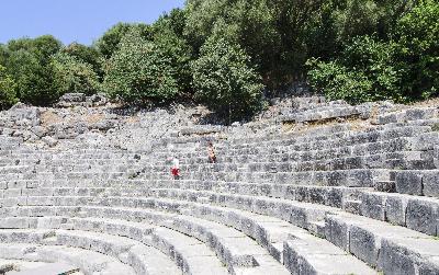 부르틴트의 고대 로마 극장 유적 05
