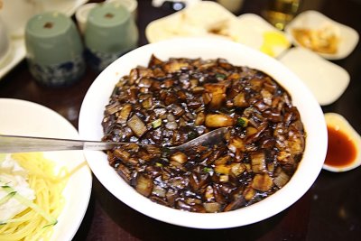 인천 차이나타운 어느 중국음식점의 요리-짜장면 06