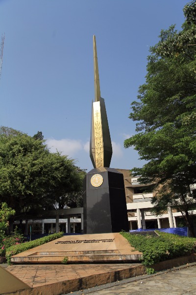 카셋삿 대학교 60주년 기념탑 12