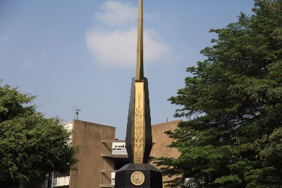 카셋삿 대학교 60주년 기념탑 09