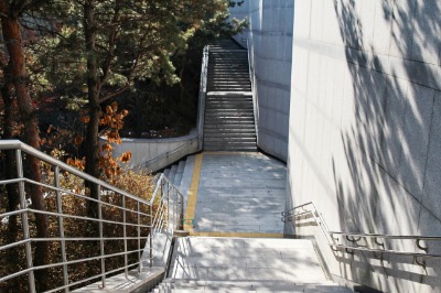 개포동역, 외부 계단 13