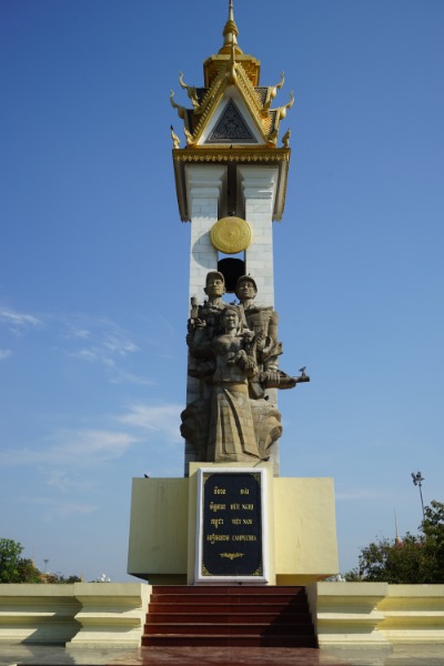 캄보디아 베트남 우호기념탑 19