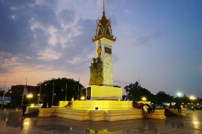 캄보디아 베트남 우호기념탑 03