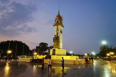 캄보디아 베트남 우호기념탑 14