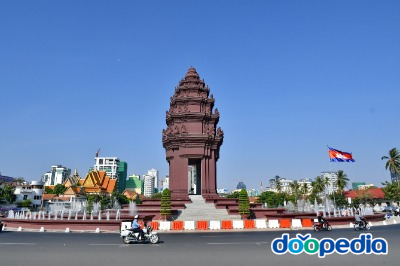프놈펜 독립기념탑