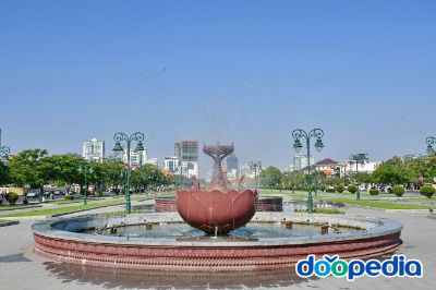 시하누크기념공원 분수대