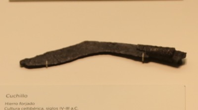 칼,4~3세기BC 01