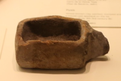 상자 ,4세기BC 15