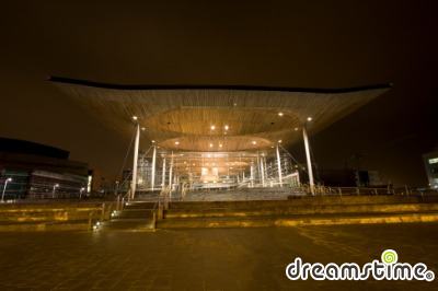 웨일스 의회의사당의 야경