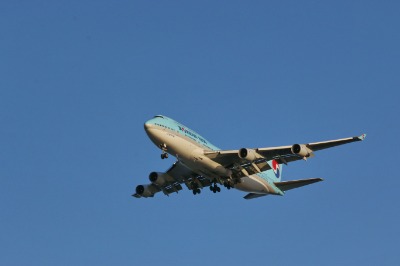 인천공항에 도착하는 대한항공 보잉 747-400 07