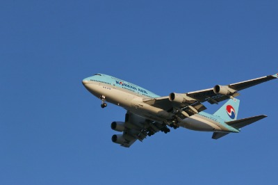 인천공항에 도착하는 대한항공 보잉 747-400 02