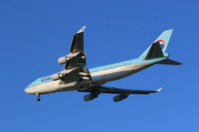 인천공항에 도착하는 대한항공 보잉 747-400 11
