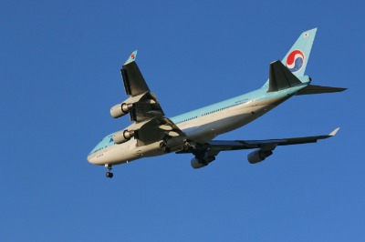 인천공항에 도착하는 대한항공 보잉 747-400 12