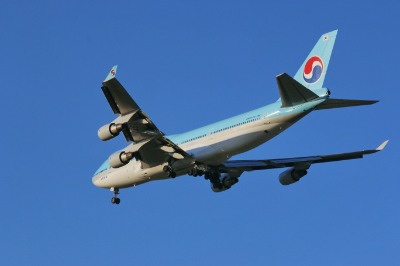 인천공항에 도착하는 대한항공 보잉 747-400 04