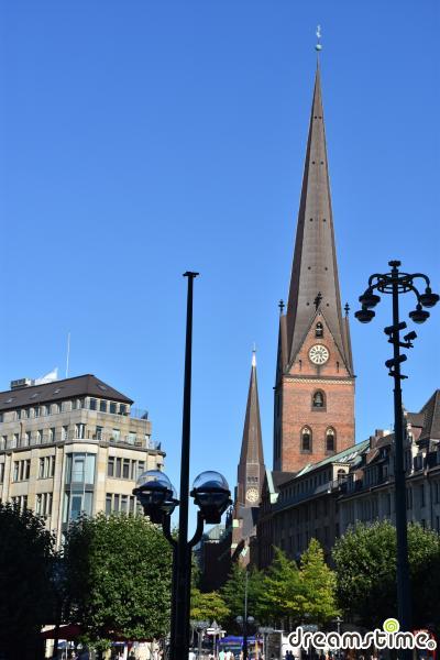 생 피터 교회의 종탑 	