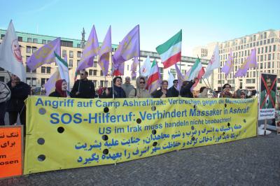 베를린 미국 대사관 앞 이란인 시위 	 02