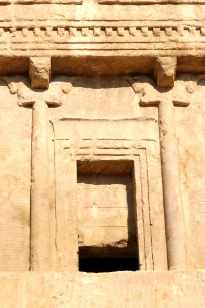 나크시 에 로스탐, 다리우스 1세 무덤 13