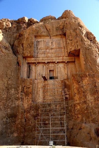 나크시 에 로스탐, 크세르크세스 무덤 14