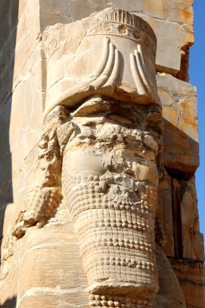 페르세폴리스, 만국의 문 16