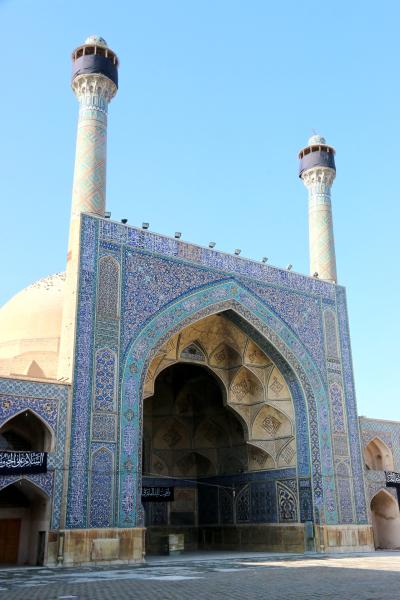 저메 모스크, 중앙광장 18