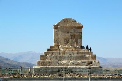 파사르가대, 키루스 대왕의 무덤 11