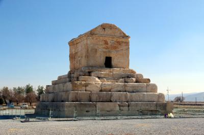 파사르가대, 키루스 대왕의 무덤 13