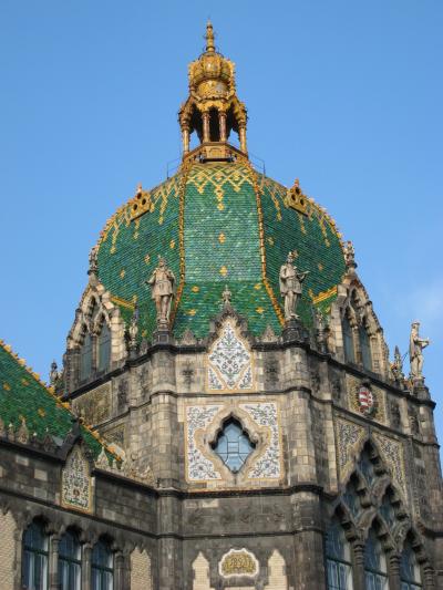 The Folk Art Museum, with its very elaborate ceramic tile roof 04